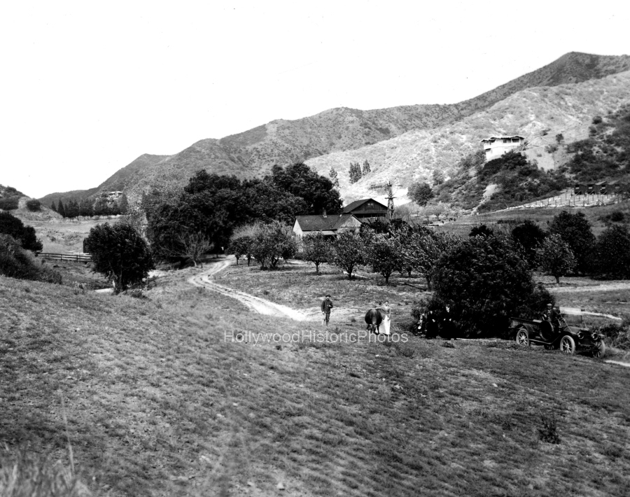 Coldwater Canyon 1910 View north wm.jpg